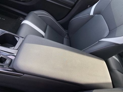 Used 2025 Toyota Camry SE image 41