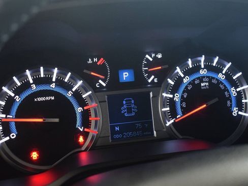 Used 2016 Toyota 4Runner SR5 Premium AWD/4WD image 31