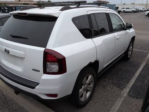 Used 2014 Jeep Compass Latitude AWD/4WD image 5
