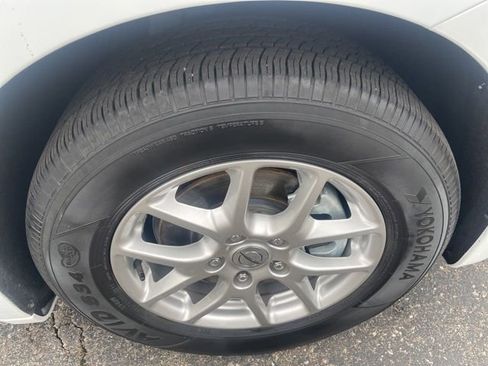 Used 2024 Chrysler Pacifica Touring-L FWD image 18