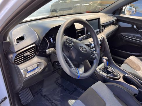 Used 2019 Hyundai Veloster 2.0 FWD image 9