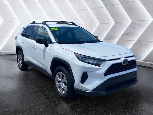 Used 2021 Toyota RAV4 LE FWD image 1