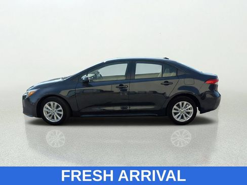 Used 2024 Toyota Corolla LE w/ LE Convenience Package FWD image 4