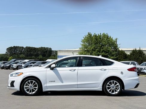 Used 2019 Ford Fusion SE FWD image 9