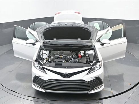 Used 2024 Toyota Camry LE image 33