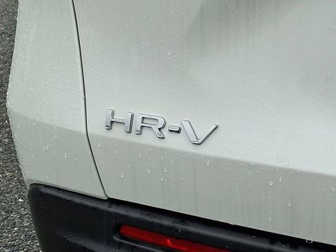 Certified 2025 Honda HR-V Sport image 31
