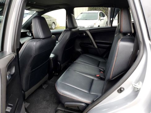 Used 2016 Toyota RAV4 SE image 34