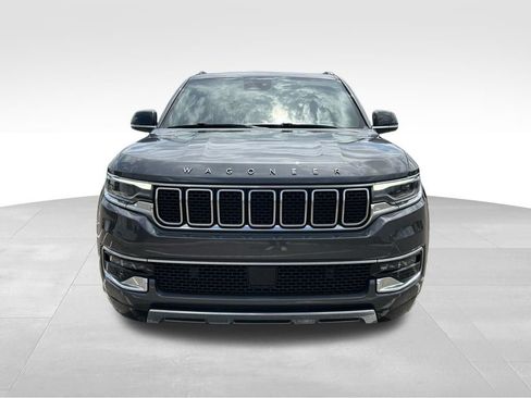 Used 2024 Jeep Wagoneer Series III AWD/4WD image 8