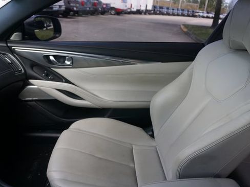 Used 2017 INFINITI Q60 3.0t w/ Cargo Package RWD image 35