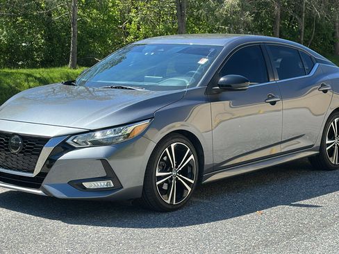 Certified 2021 Nissan Sentra SR FWD image 2