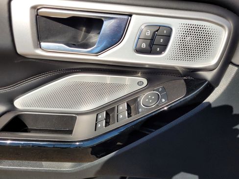 Used 2024 Ford Explorer Platinum w/ Technology Package image 25