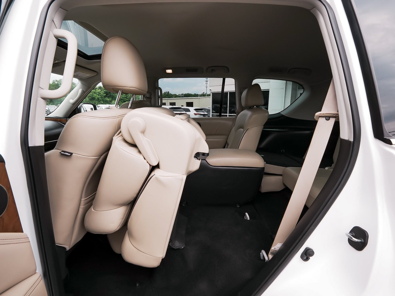 Used 2023 Nissan Armada SL w/ Captain's Chairs Package AWD/4WD image 36