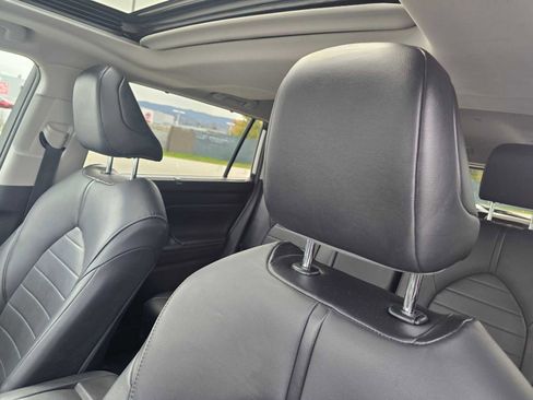 Used 2021 Toyota Highlander XLE image 25