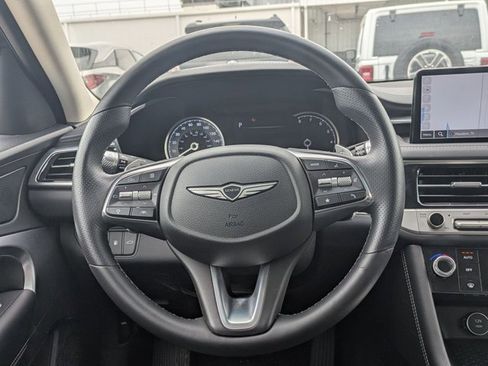 Used 2025 Genesis G70 2.5T image 11