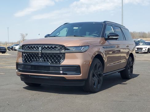 New 2026 Lincoln Navigator Black Label AWD/4WD image 2