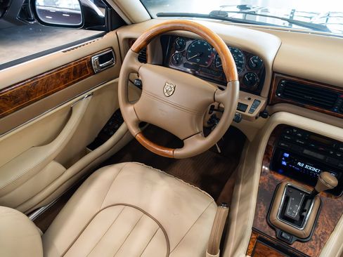 Used 1996 Jaguar XJ Vanden Plas RWD image 10