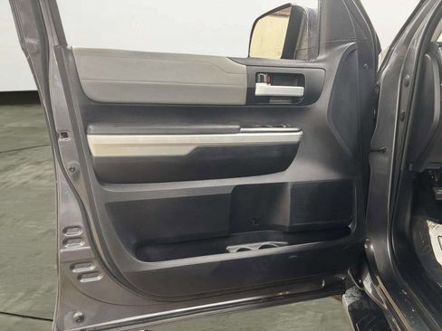 Used 2014 Toyota Tundra Limited w/ Limited Premium Package image 11