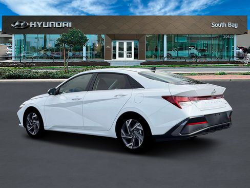 New 2026 Hyundai Elantra Limited image 4