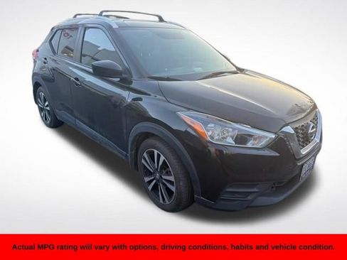 Used 2018 Nissan Kicks SV image 5