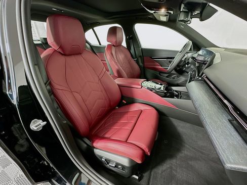 Used 2025 BMW 530i w/ M Sport Package image 29