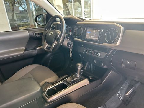 Used 2017 Toyota Tacoma 2WD Double Cab image 22