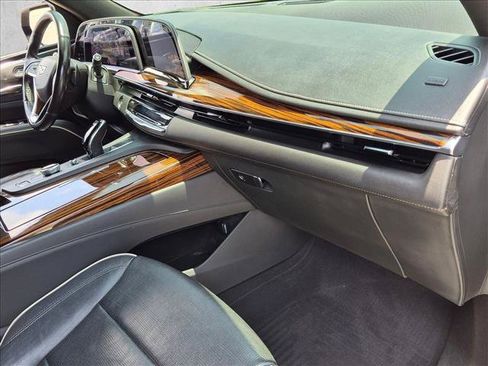 Used 2021 Cadillac Escalade Premium Luxury RWD image 23