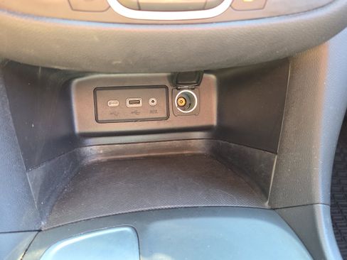 Used 2020 Chevrolet Equinox LT image 28