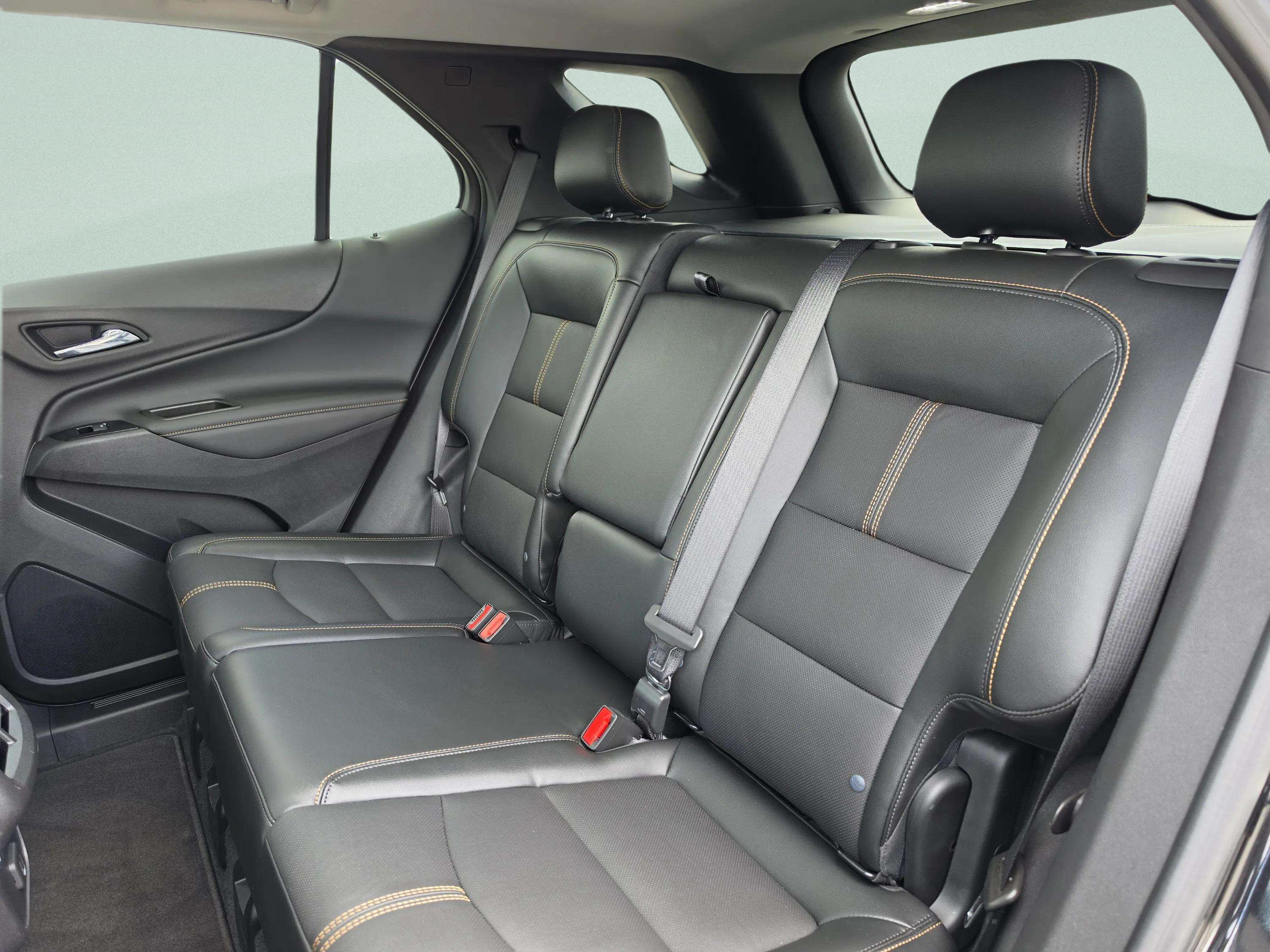 Used 2024 Chevrolet Equinox Premier FWD image 23