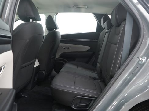 Used 2024 Hyundai Tucson SE image 17