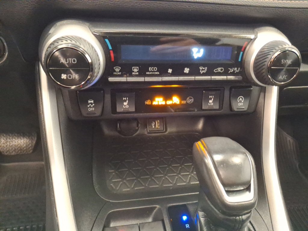 Used 2024 Toyota RAV4 XLE Premium w/ Weather Package AWD/4WD image 26