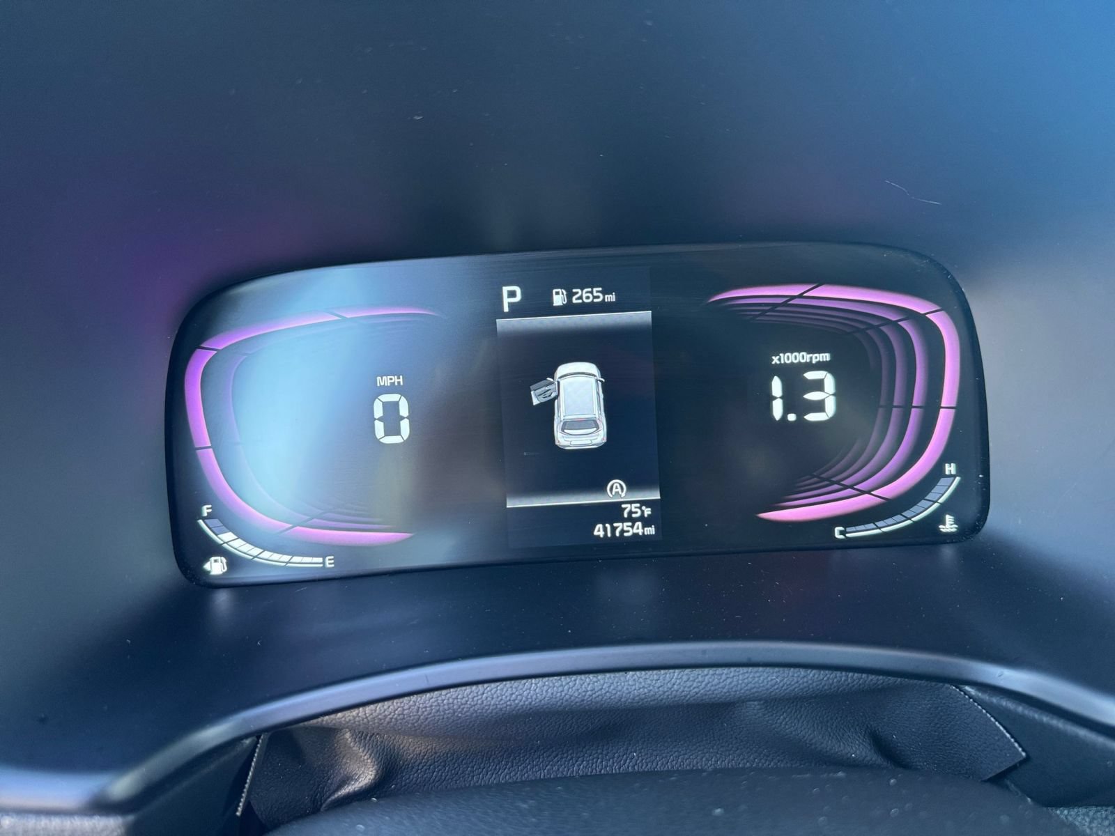 Used 2025 Kia Soul LX w/ LX Technology Package FWD image 37