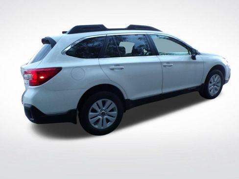 Used 2018 Subaru Outback 2.5i Premium AWD/4WD image 8
