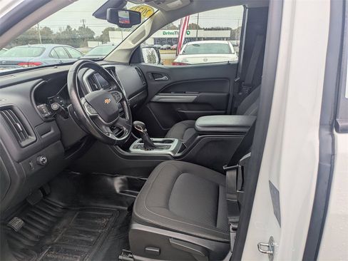 Used 2022 Chevrolet Colorado LT w/ Fleet Safety Package image 18