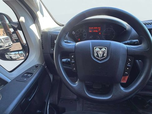 Used 2018 RAM ProMaster 2500 w/ Premium Appearance Group FWD image 9