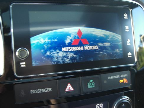 Used 2018 Mitsubishi Outlander LE image 26