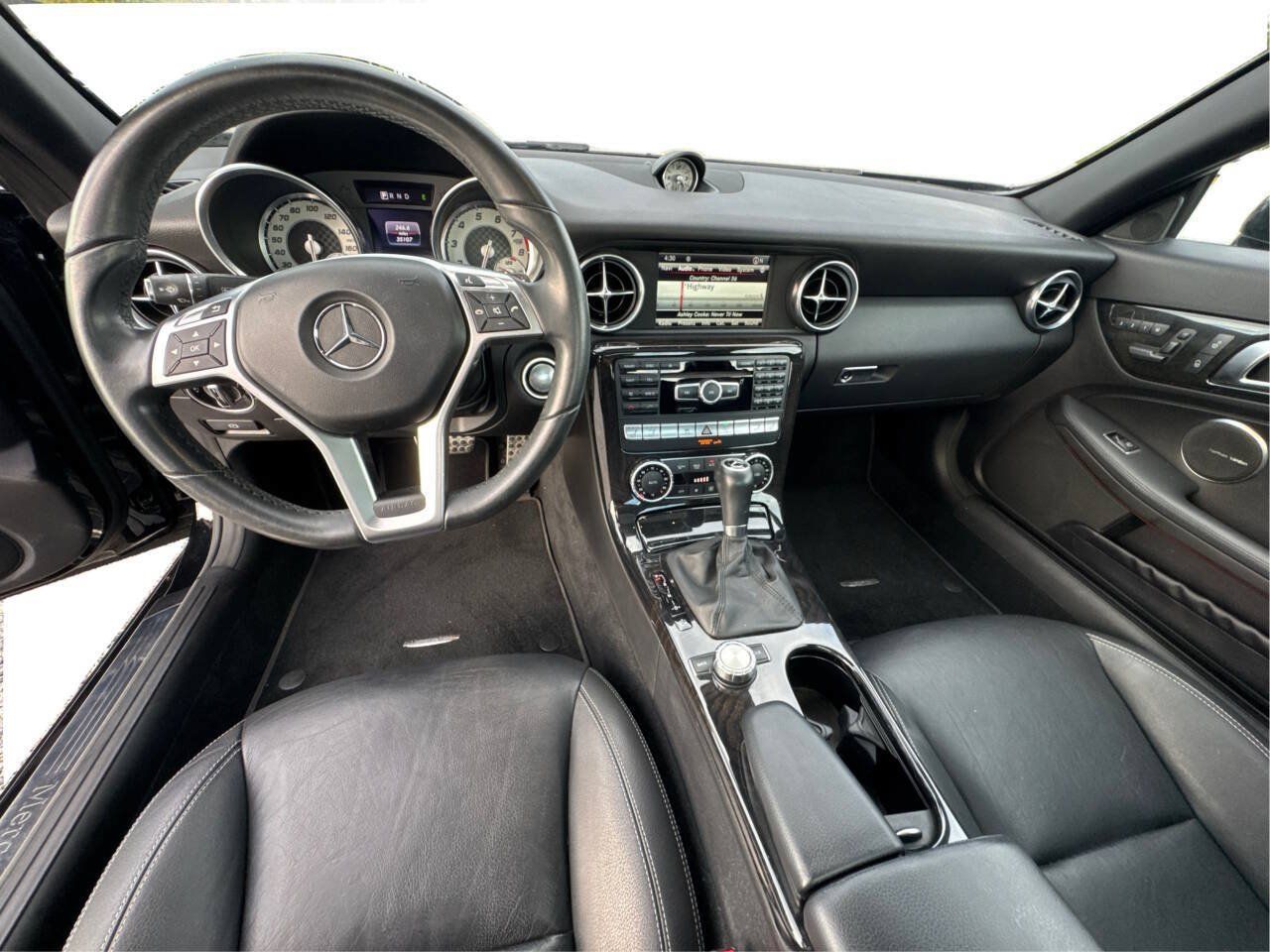 Used 2016 Mercedes-Benz SLK 350 image 25