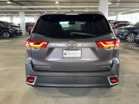 Used 2019 Toyota Highlander Limited w/ Phone Cable & Charge Package image 7