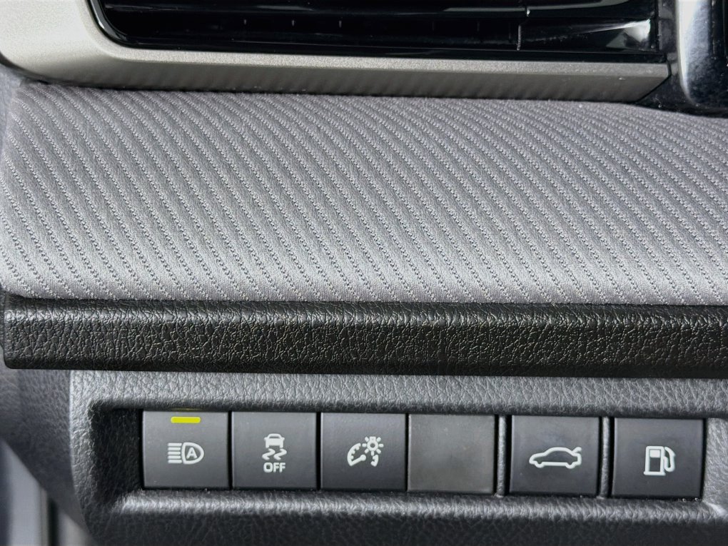 Used 2025 Toyota Camry SE FWD image 15