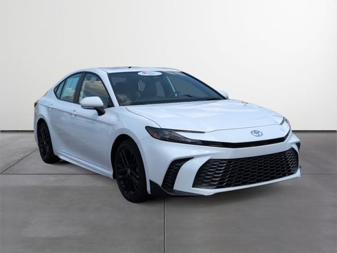 Certified 2026 Toyota Camry SE w/ Convenience Package FWD image 7