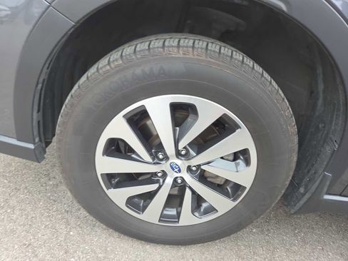 Used 2021 Subaru Outback Premium image 8