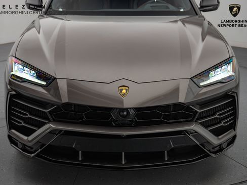 Used 2021 Lamborghini Urus image 9