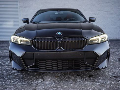 Used 2023 BMW 330i xDrive 330i xDrive w/ M Sport Package image 5