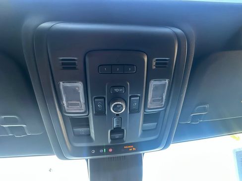 Used 2023 Chevrolet Suburban High Country AWD/4WD image 29