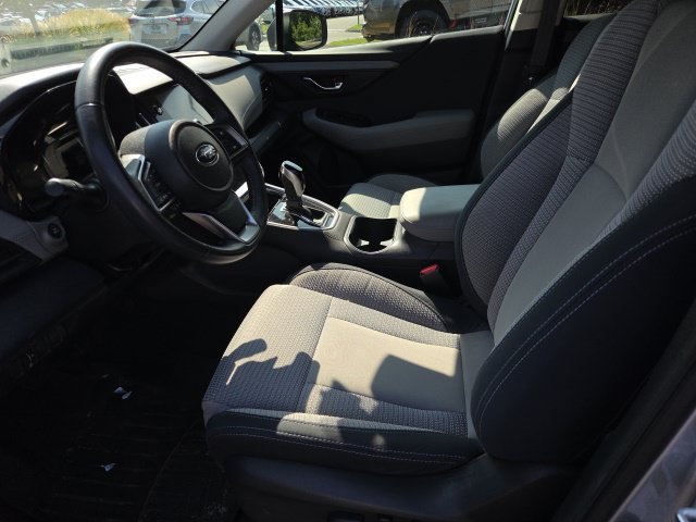 Used 2024 Subaru Outback Premium AWD/4WD image 3