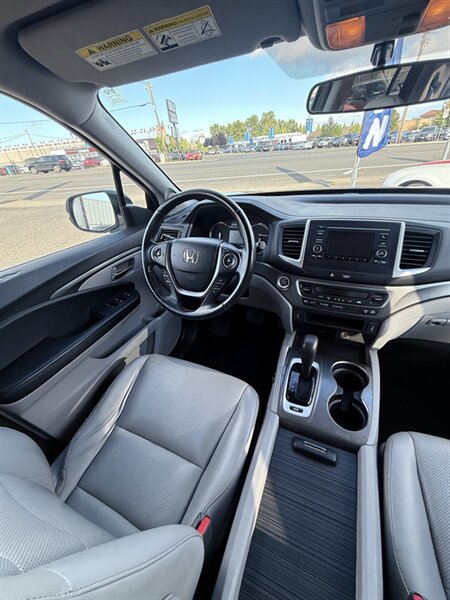 Used 2017 Honda Ridgeline RTL image 17