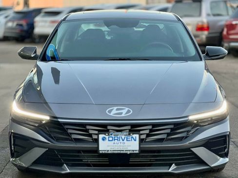 Used 2025 Hyundai Elantra SEL image 38