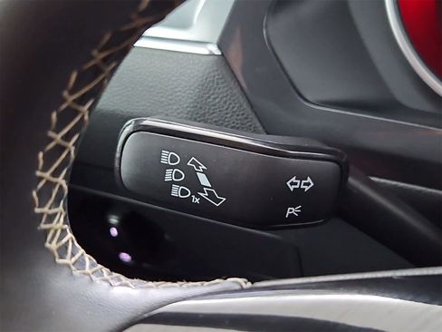 Used 2021 Volkswagen Tiguan SE image 28