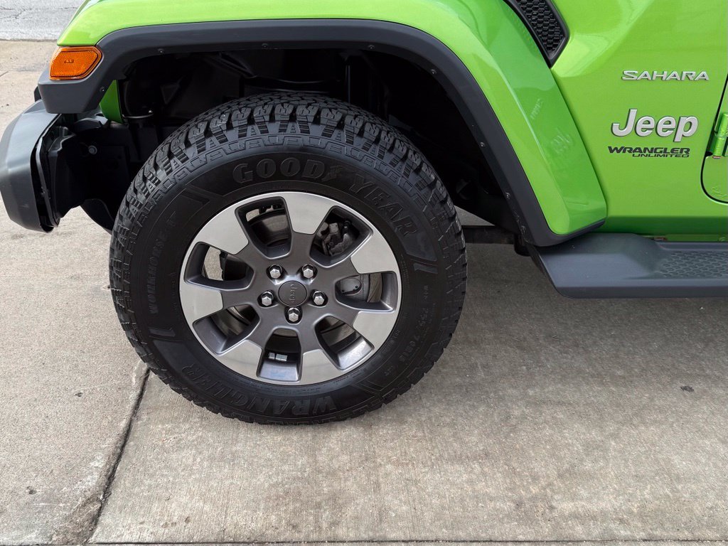 Used 2019 Jeep Wrangler Unlimited Sahara w/ Uconnect 4C Nav & Sound Group AWD/4WD image 12