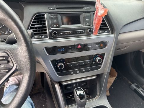Used 2015 Hyundai Sonata SE FWD image 8