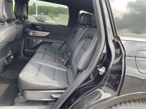 New 2025 Lincoln Nautilus Reserve image 27